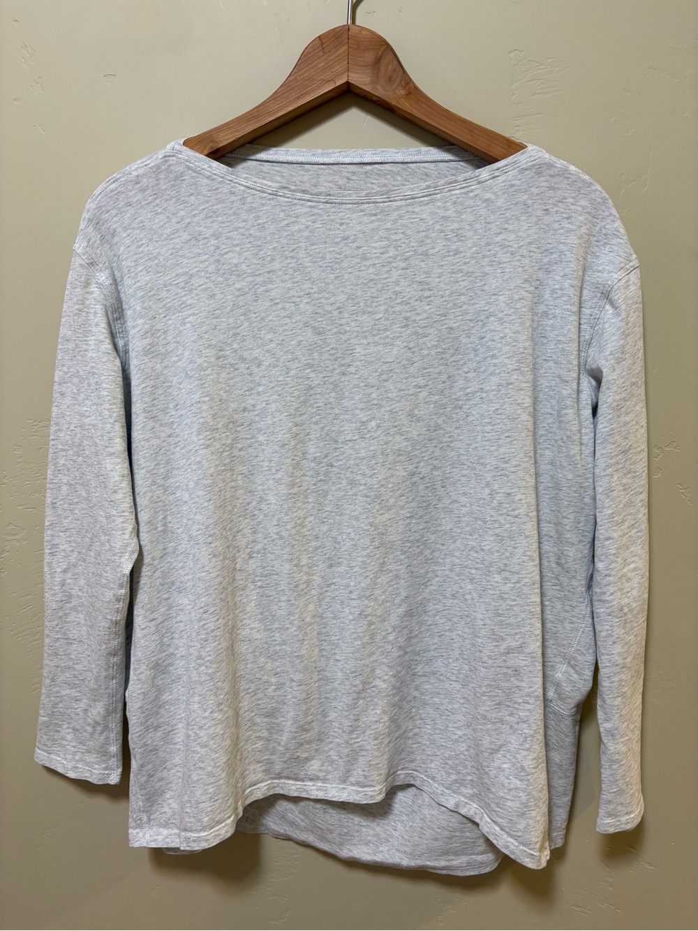 Lululemon Women’s Loose Fitting Top
No size M/L